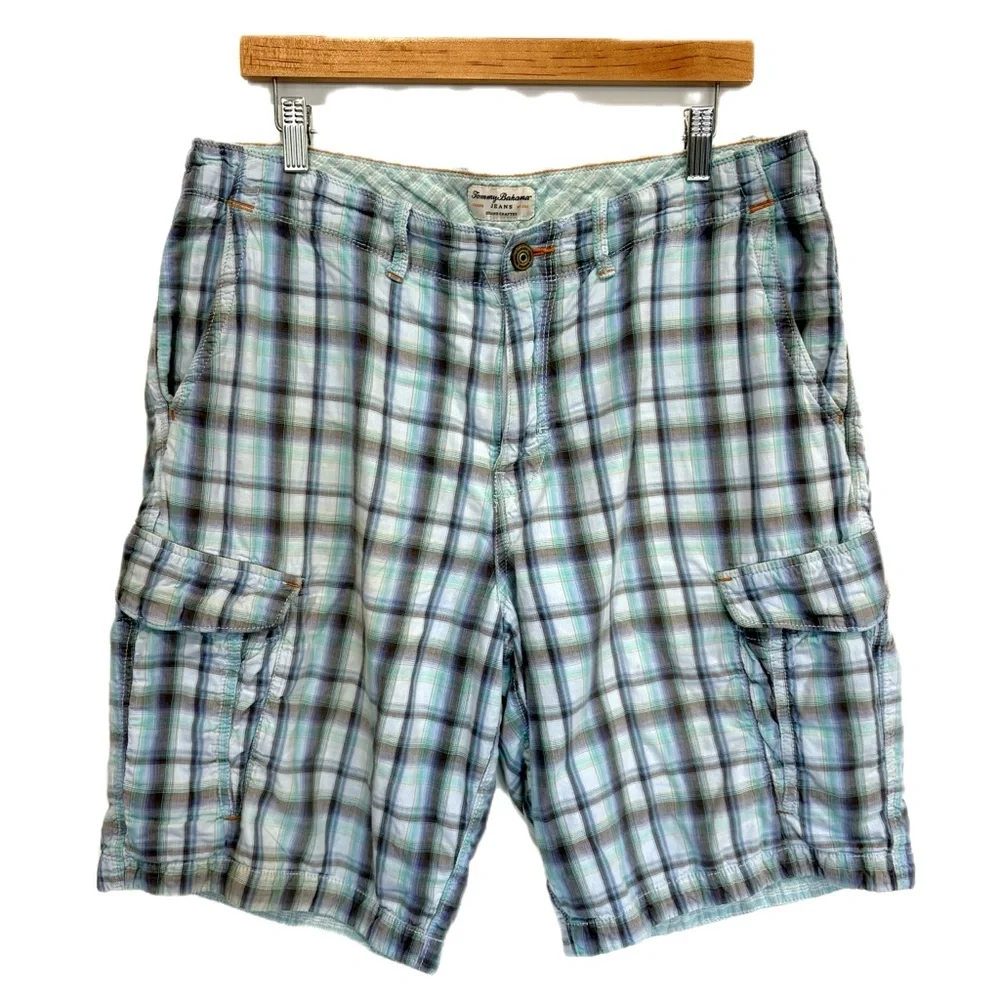 Tommy Bahama Jeans Mens Plaid Cargo Shorts Size 35 Light Blue Cotton Bermuda